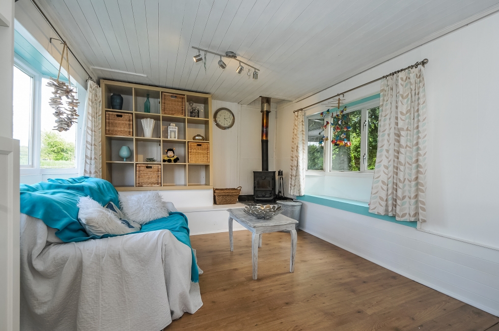 Property for Sale, Chichester Houseboat The Bees Baileys Estate Agent